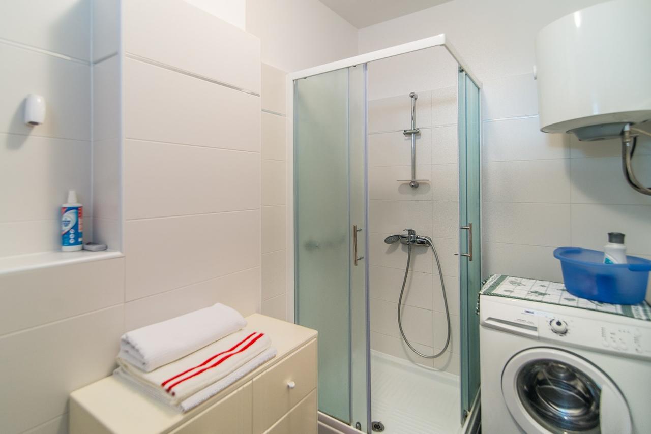 Apartment Vesna Kandlerova Porec Luaran gambar