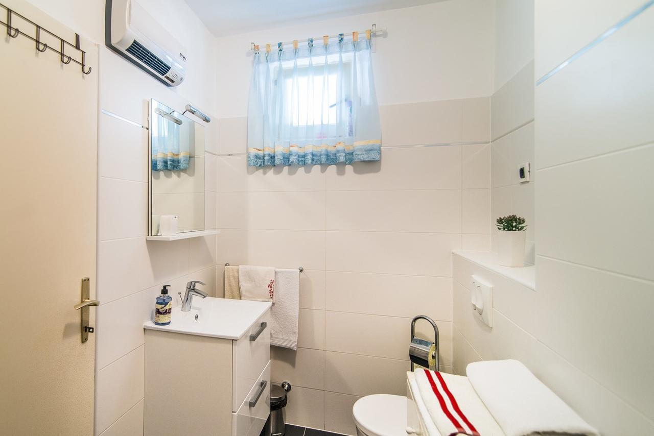 Apartment Vesna Kandlerova Porec Luaran gambar